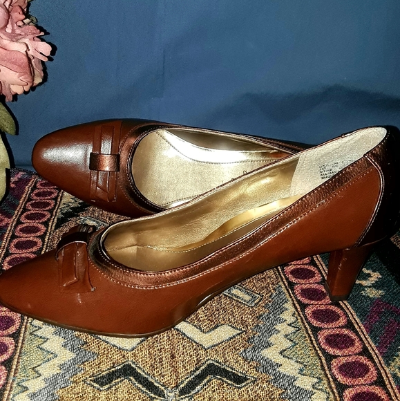 Soft Styles Brown Pumps - Picture 1 of 8